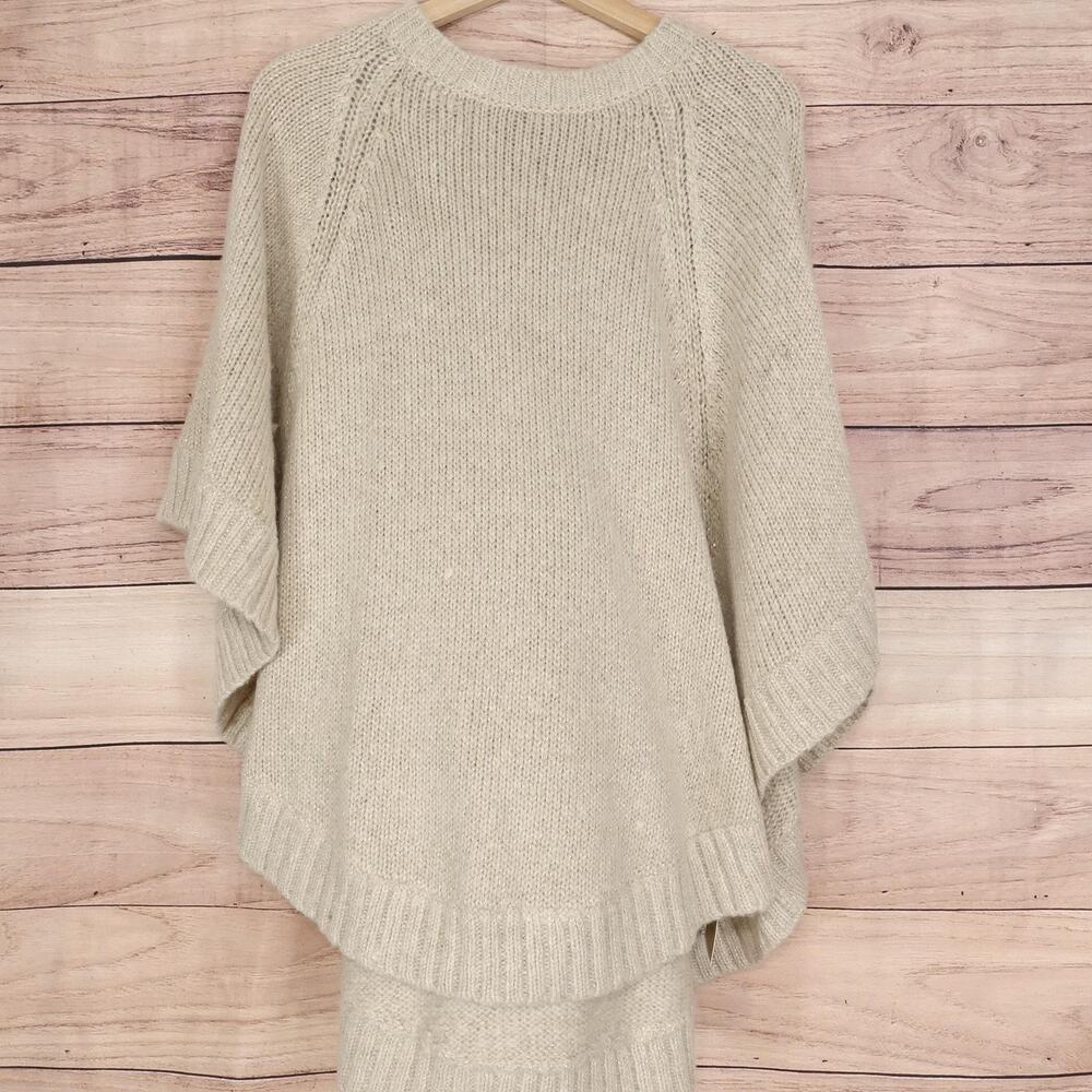 New!‎ Michael Kors Poncho Sweater Womens Medium Cream Fur Collar Knit